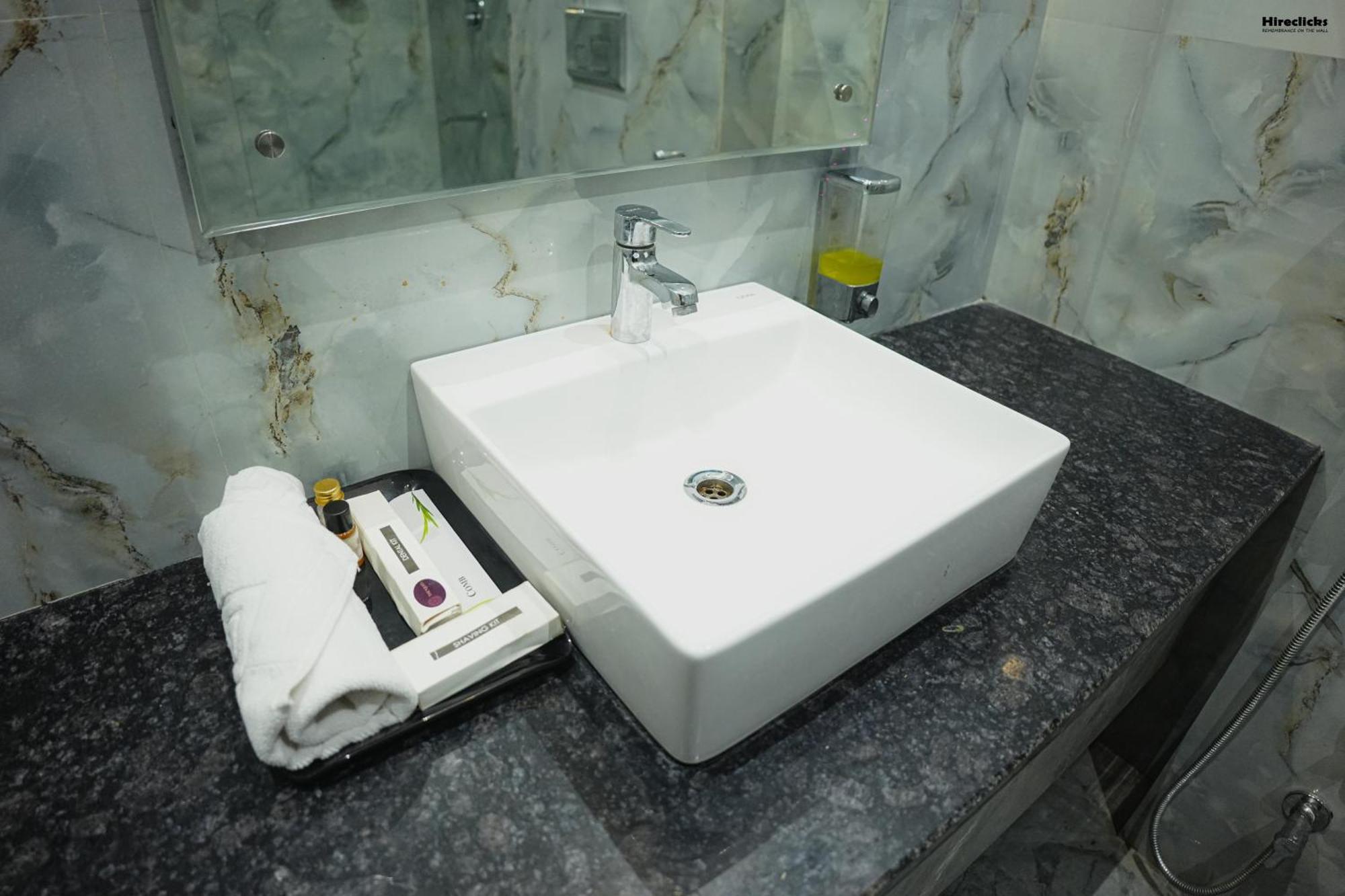 The Krati Resort And Convention Centre Bareilly Eksteriør bilde